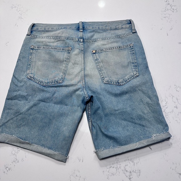 H&M regular fit distressed jean shorts - Picture 6 of 7